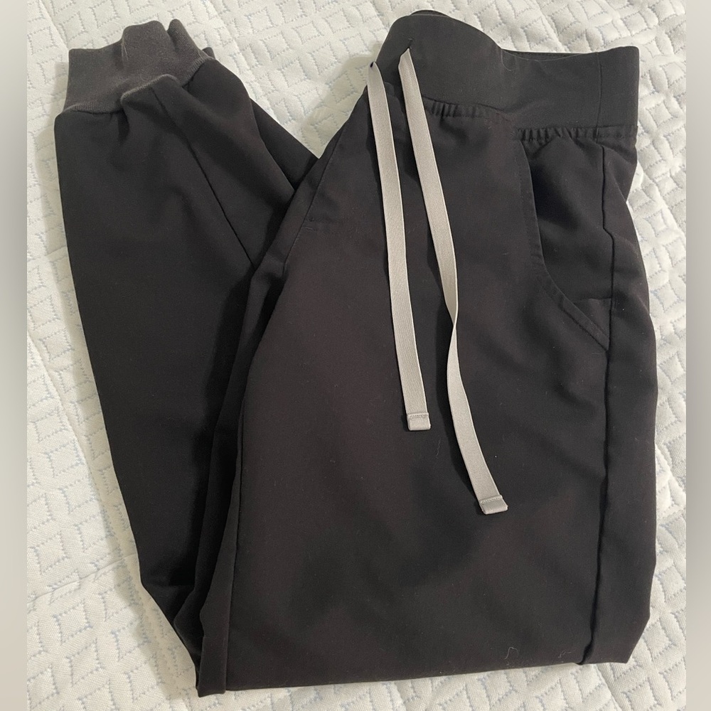 Black Figs Zamora Joggers Scrubs